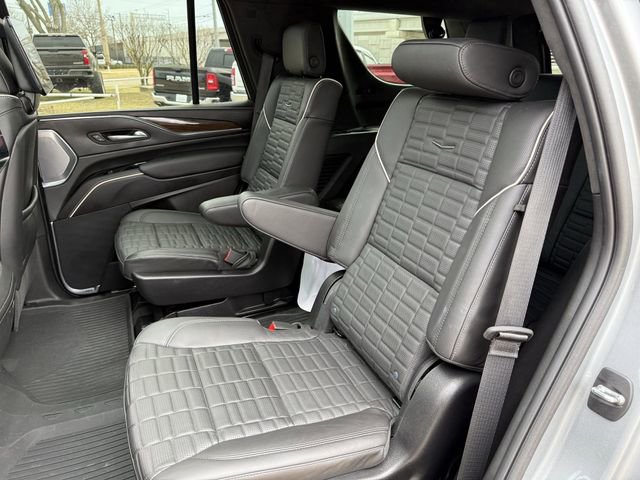 Used 2024 Cadillac Escalade Sport Platinum w/ LPO, ONYX Package image 25
