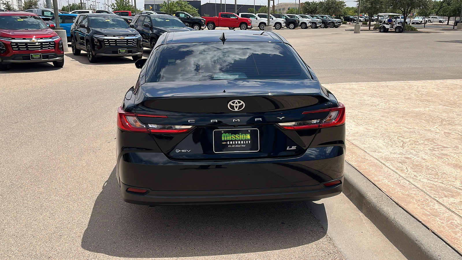 Used 2025 Toyota Camry LE FWD image 7
