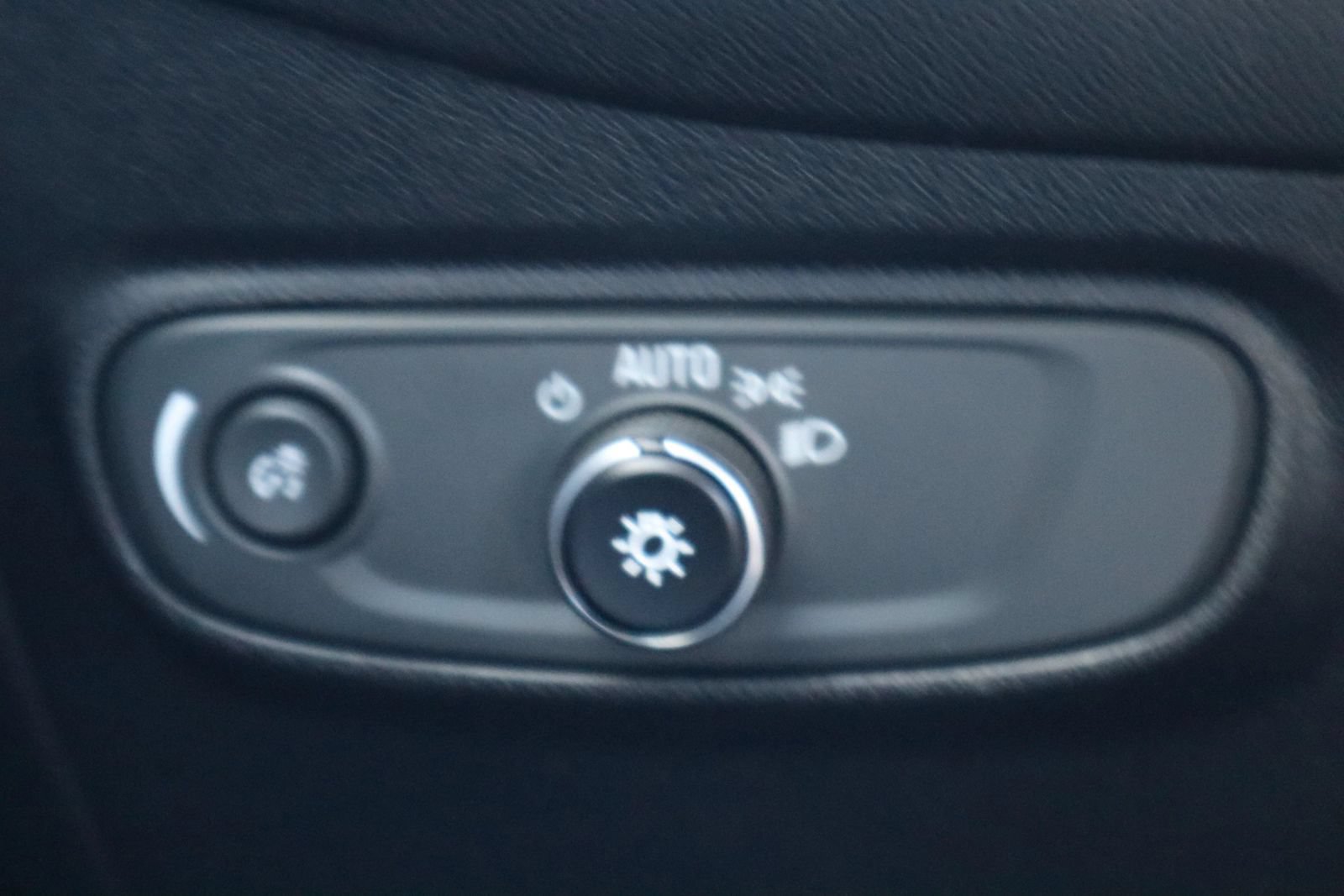 Used 2019 Chevrolet Equinox LS FWD image 29