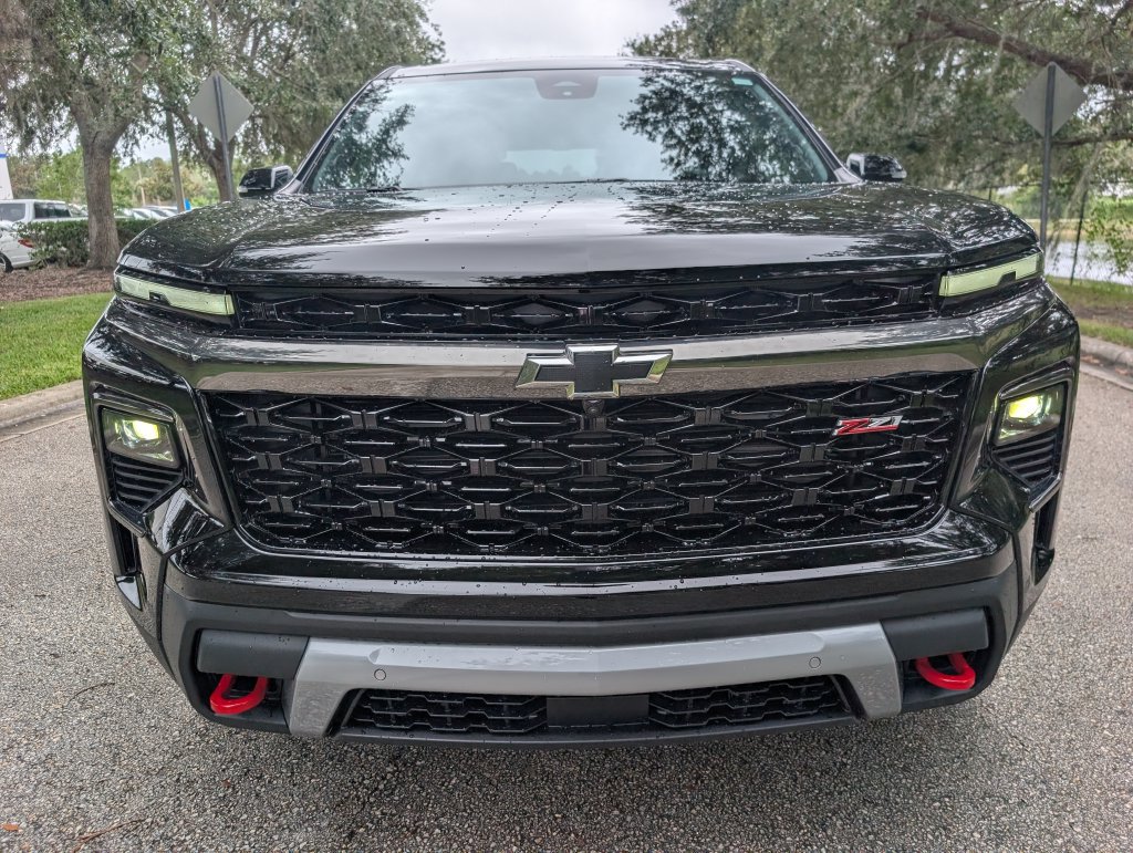 New 2027 Chevrolet Traverse Z71 w/ Enhanced Driving Package AWD/4WD image 2