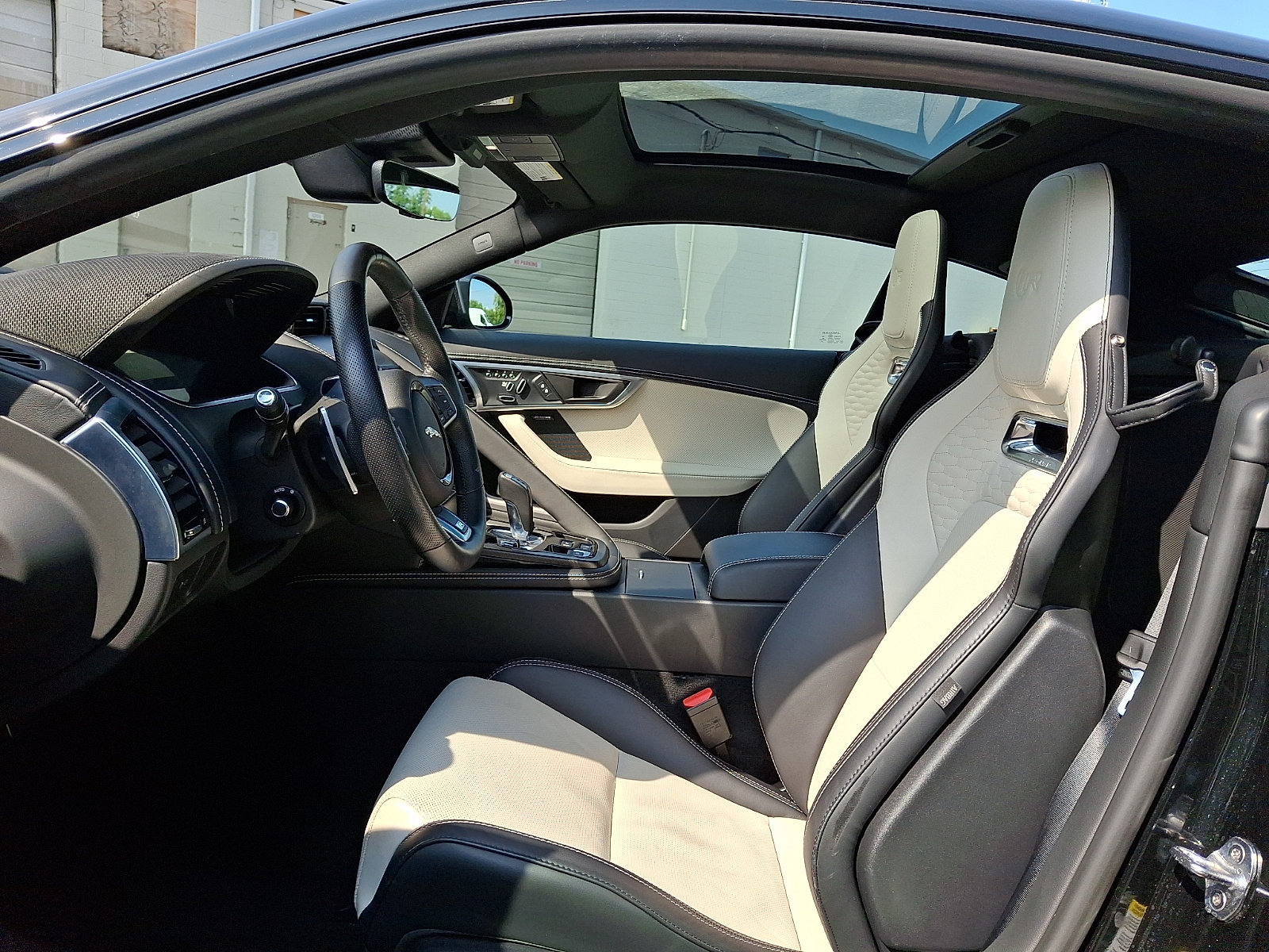 Used 2021 Jaguar F-TYPE R AWD/4WD image 12