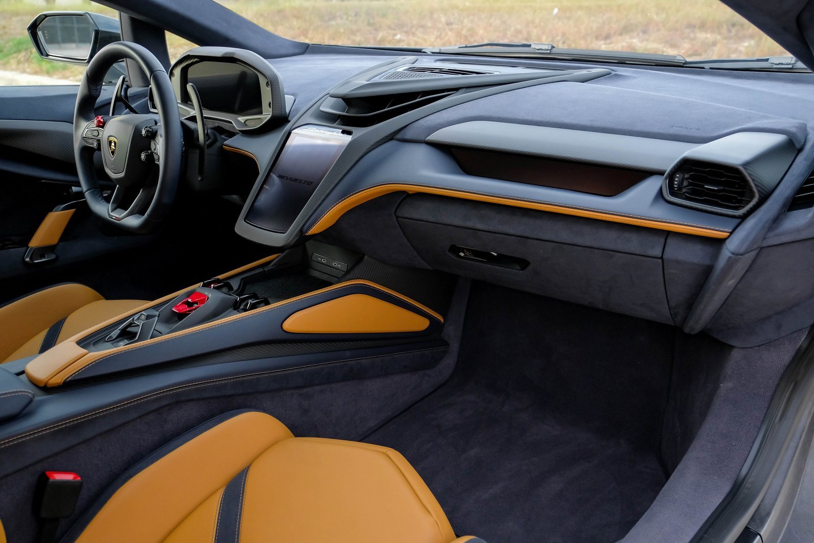 Used 2025 Lamborghini Revuelto image 14