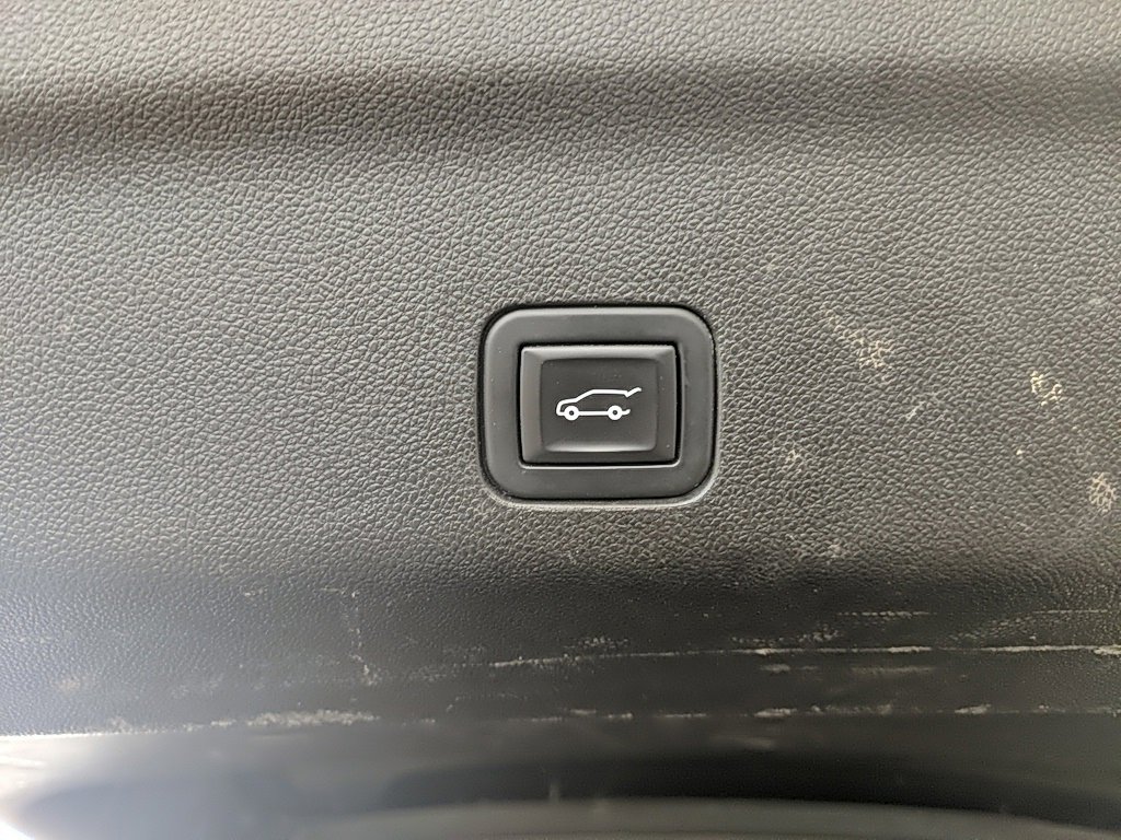 Used 2021 Chevrolet Tahoe Z71 w/ Luxury Package image 8