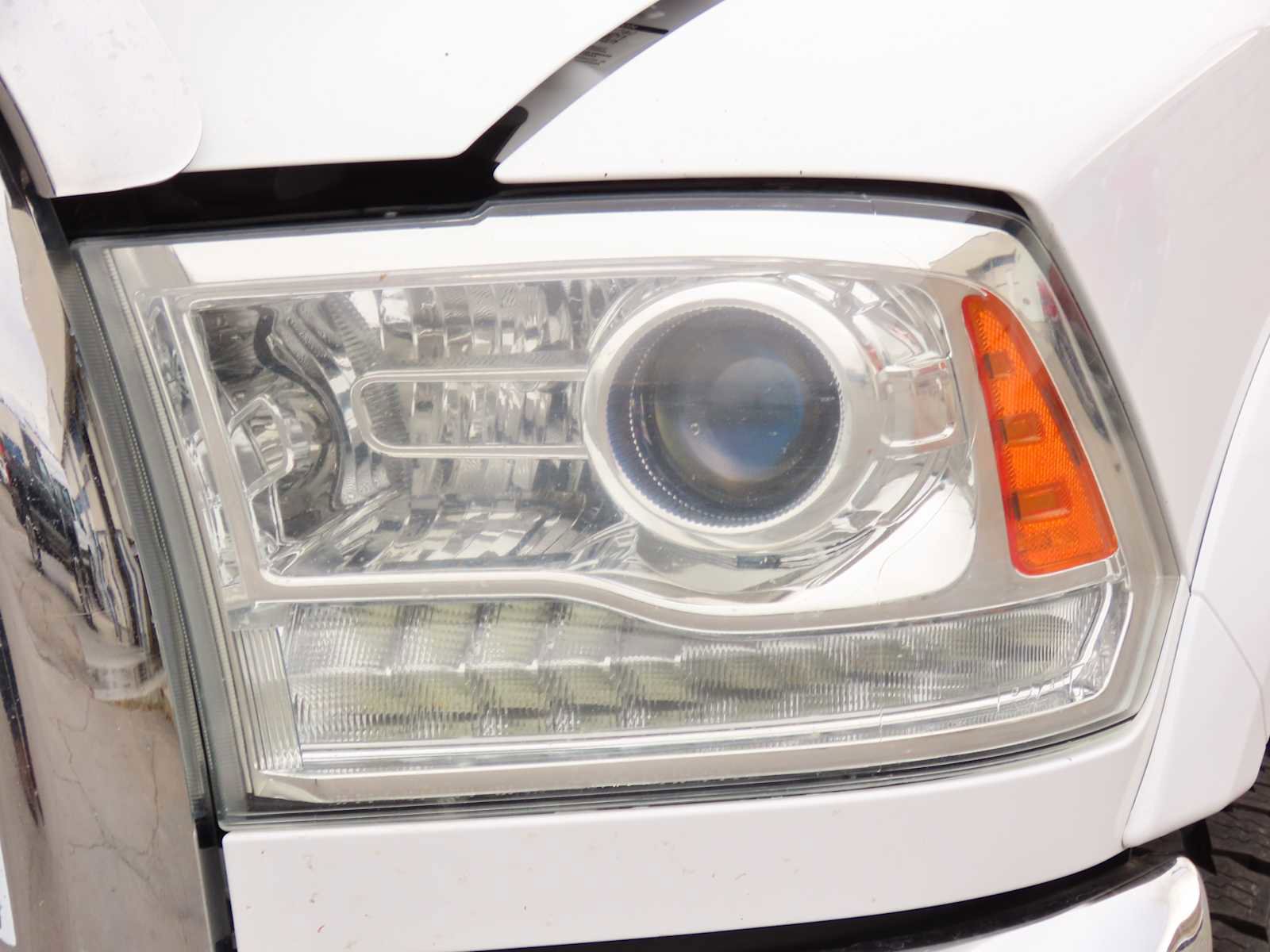 Used 2015 RAM 3500 Laramie w/ Convenience Group image 10