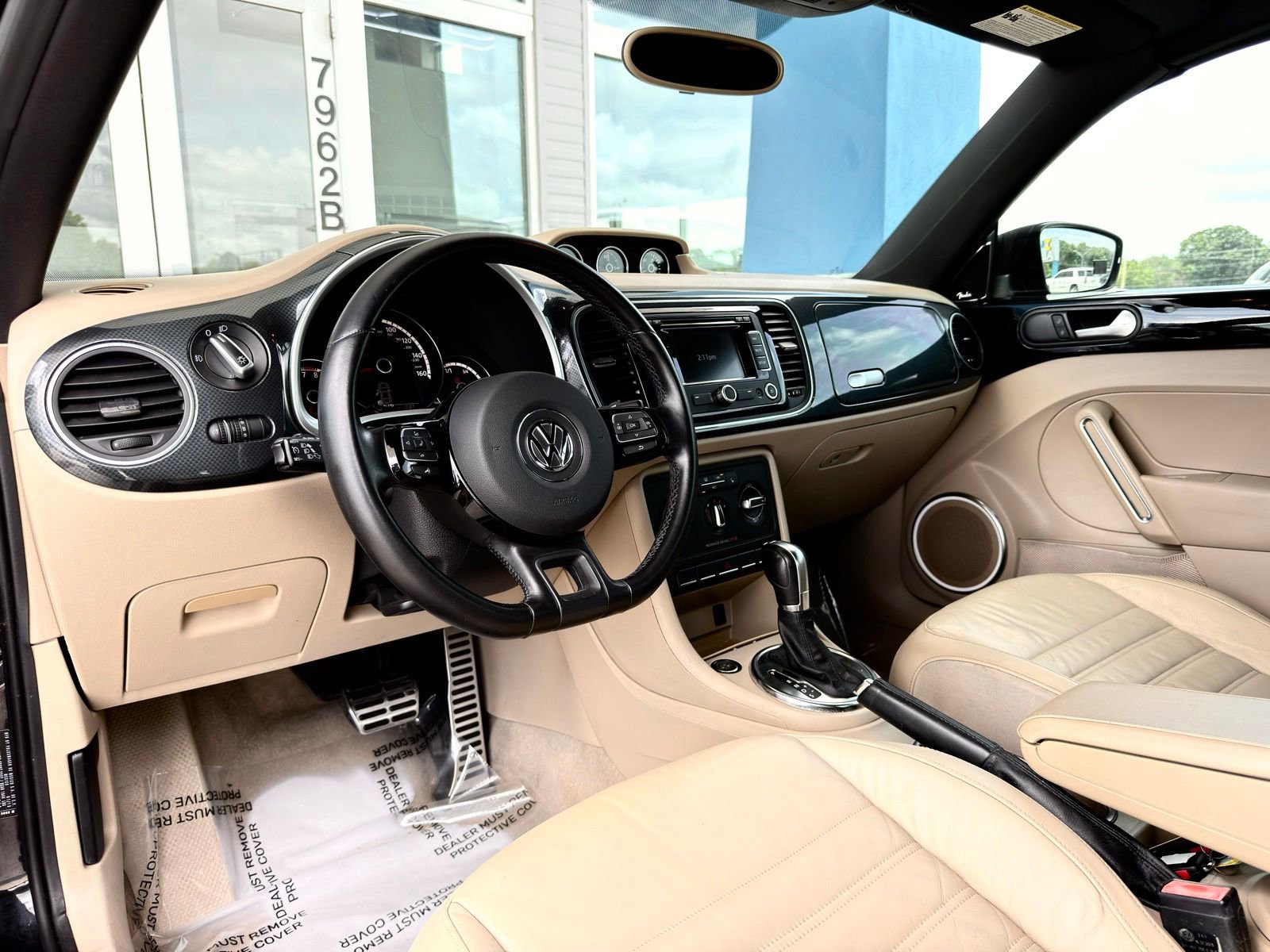 Used 2013 Volkswagen Beetle 2.0T FWD image 19