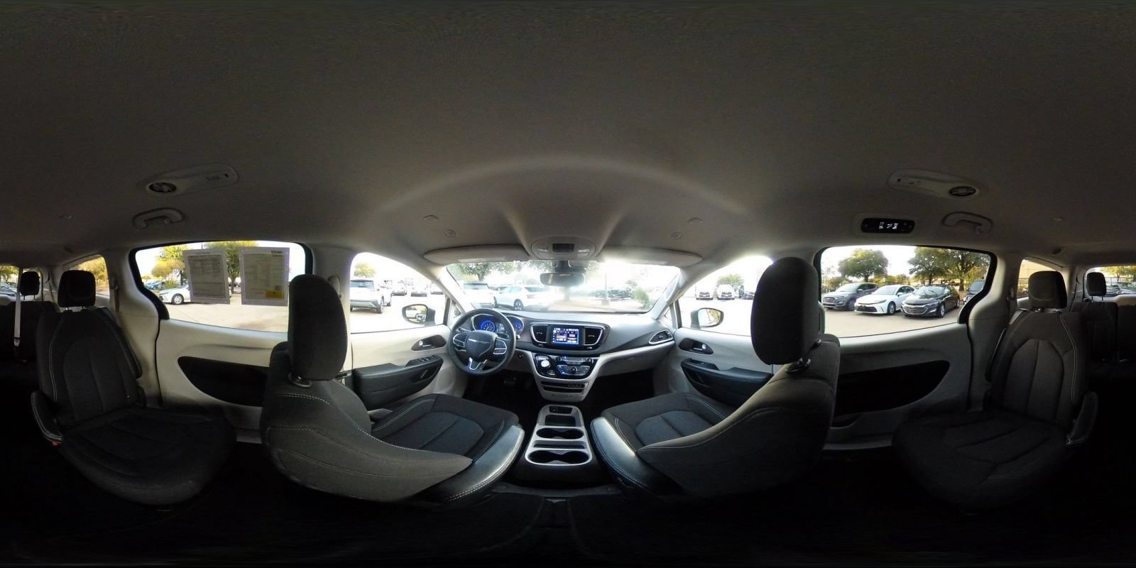 Used 2023 Chrysler Voyager LX FWD image 43