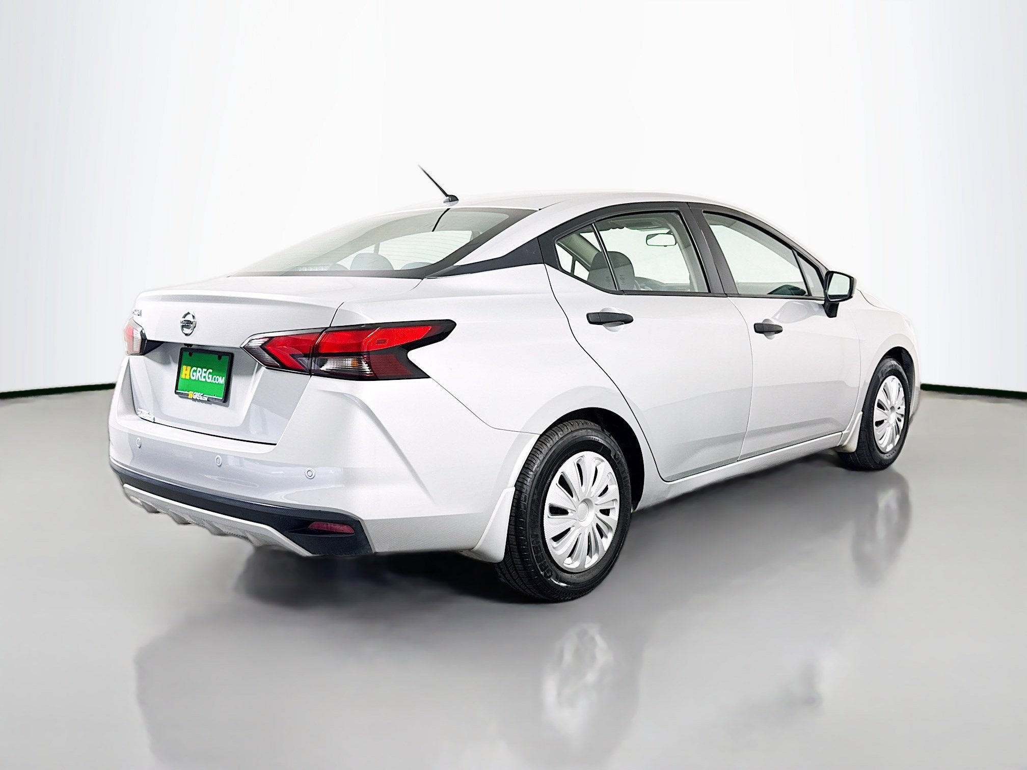 Used 2022 Nissan Versa S w/ Trunk Package image 10