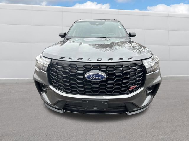 Used 2025 Ford Explorer ST image 13