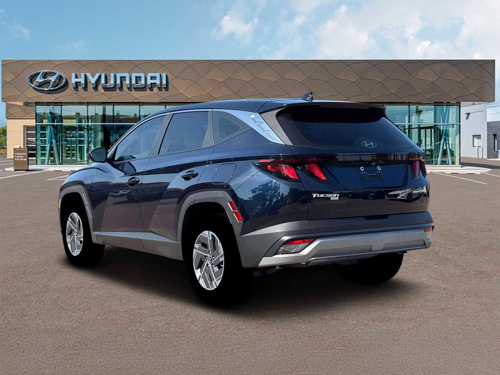 New 2026 Hyundai Tucson Blue SE image 5
