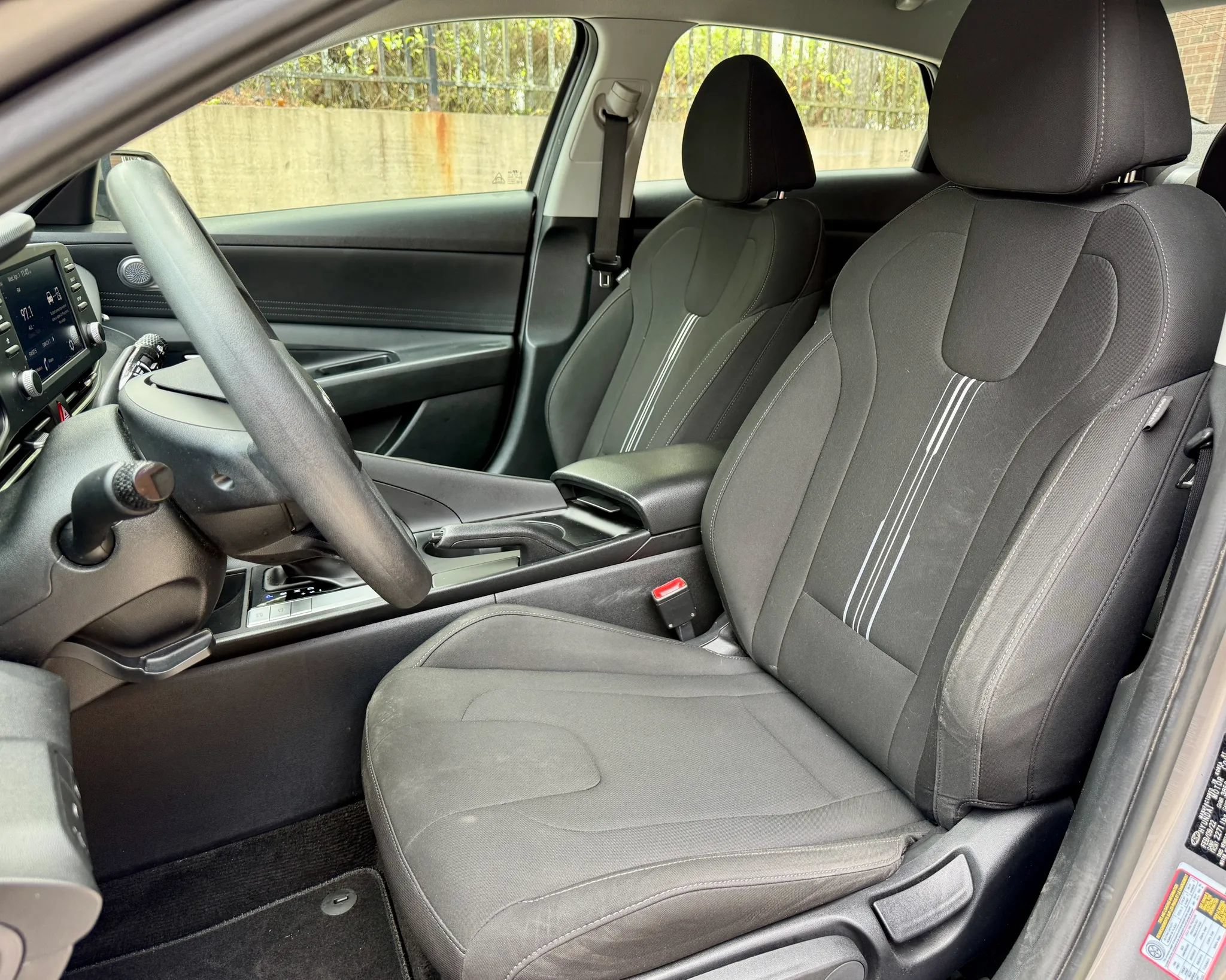 Used 2022 Hyundai Elantra SEL FWD image 11