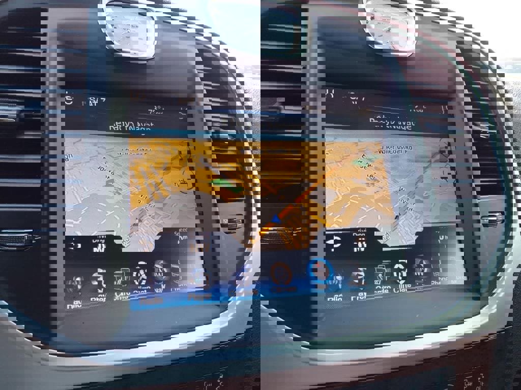 Used 2013 Chrysler 300 w/ Driver Convenience Group image 6