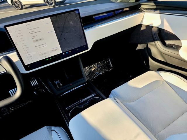Used 2022 Tesla Model S Plaid image 32