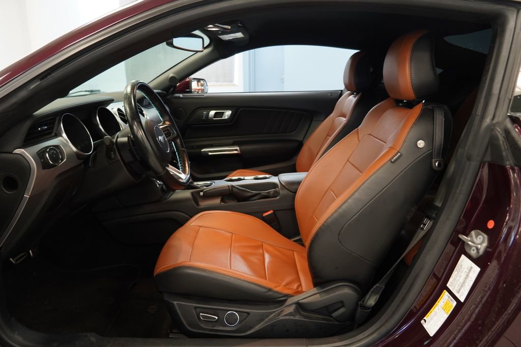 Used 2018 Ford Mustang Premium image 5