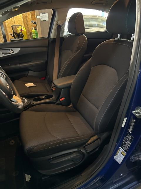 Used 2023 Kia Forte LXS w/ LXS Technology Package image 6