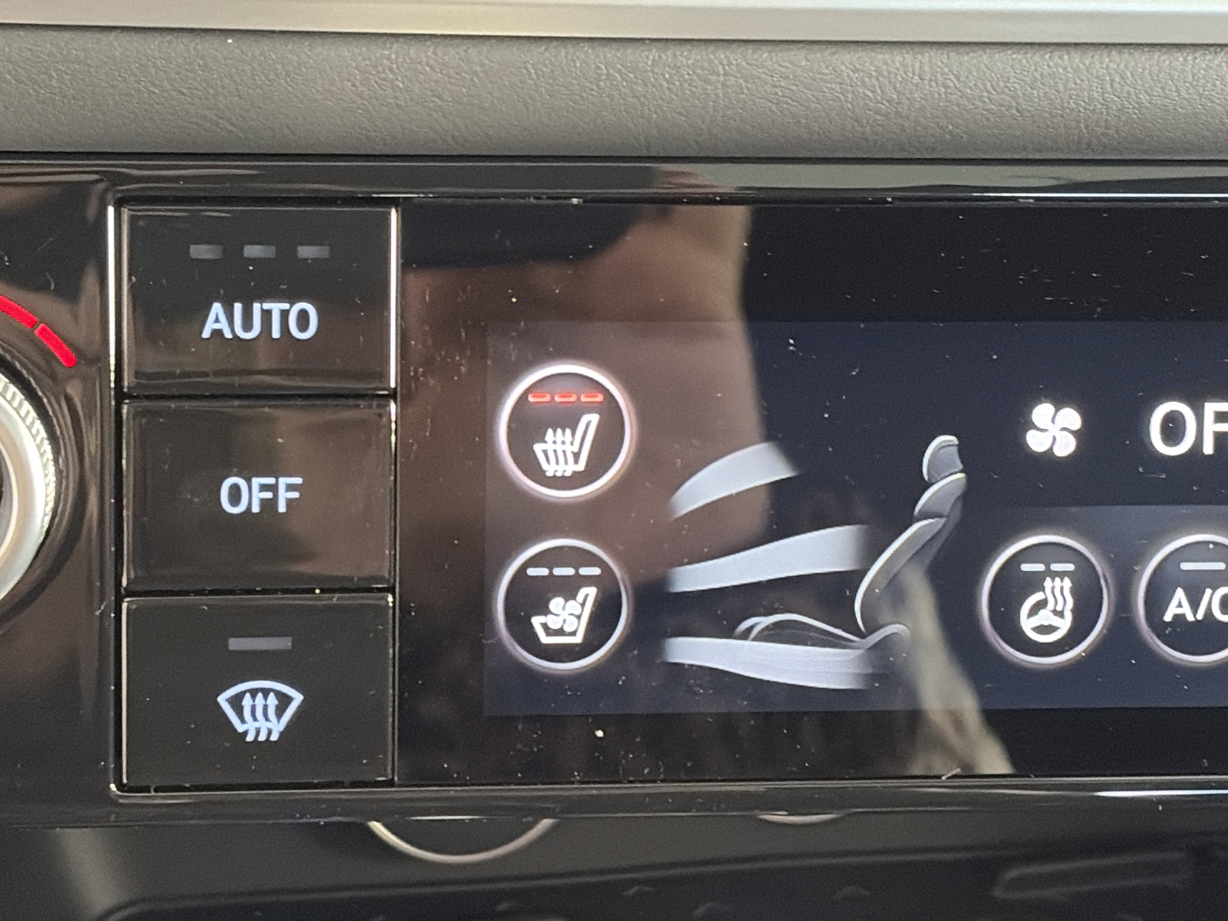 Used 2024 Genesis G70 3.3T Advanced w/ Sport Prestige Package image 25