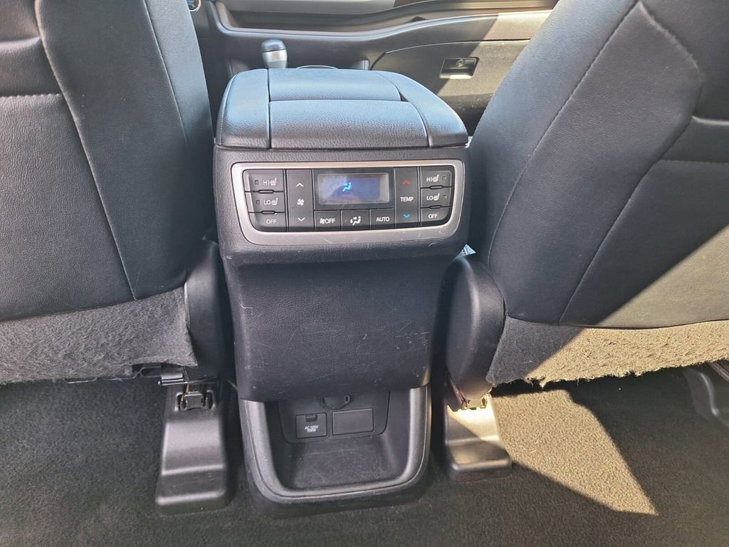 Used 2016 Toyota Highlander Limited Platinum image 11
