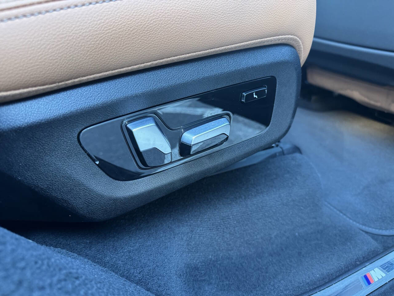 Used 2022 BMW X7 xDrive40i w/ M Sport Package image 20