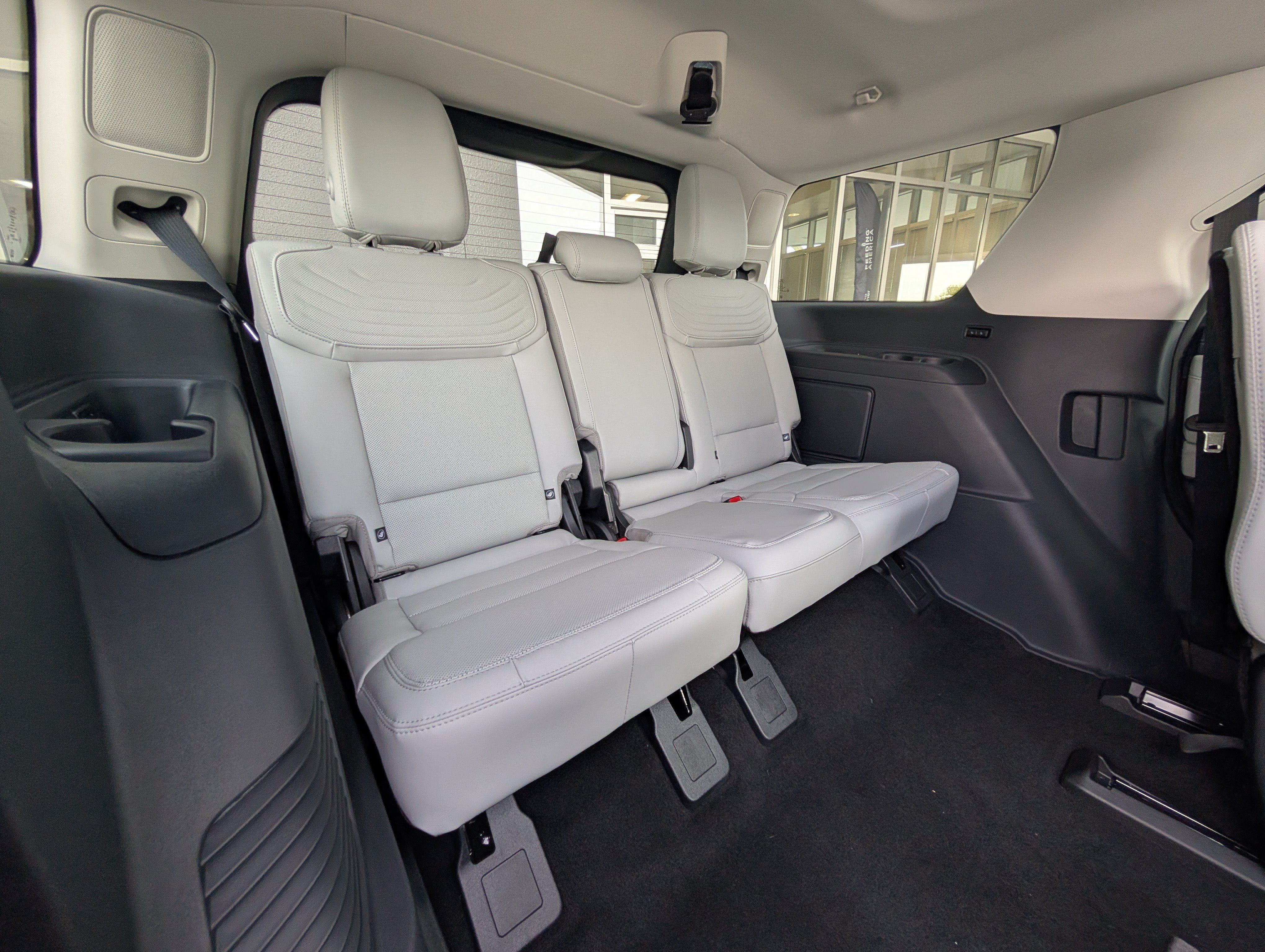 New 2027 Ford Expedition Platinum w/ Platinum Ultimate Package AWD/4WD image 8