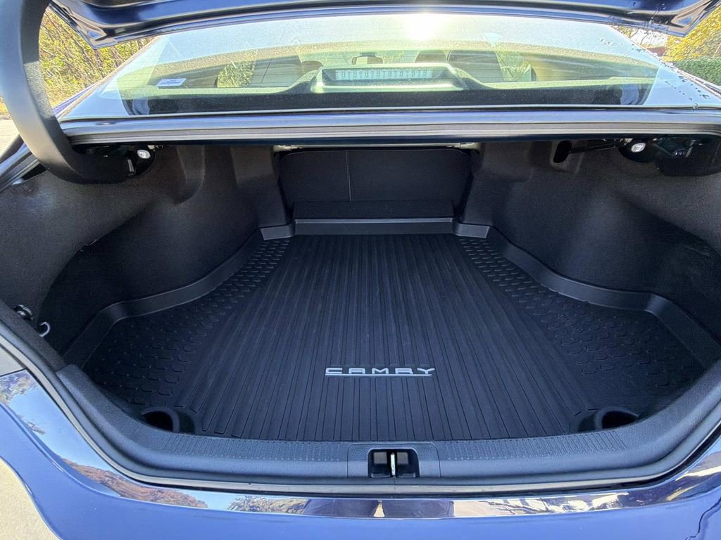 Used 2021 Toyota Camry LE image 14