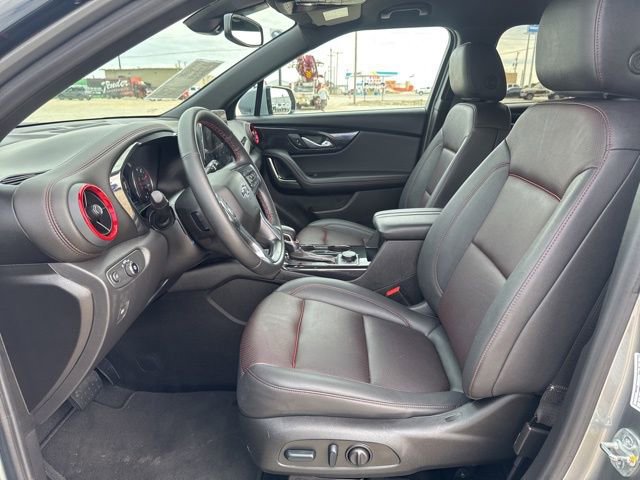 Used 2025 Chevrolet Blazer RS image 2