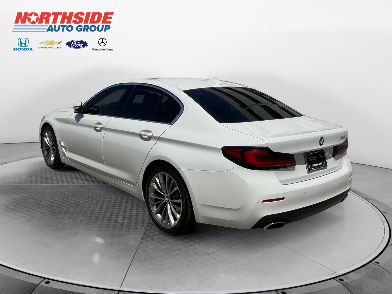 Used 2023 BMW 530i w/ Premium Package RWD image 5