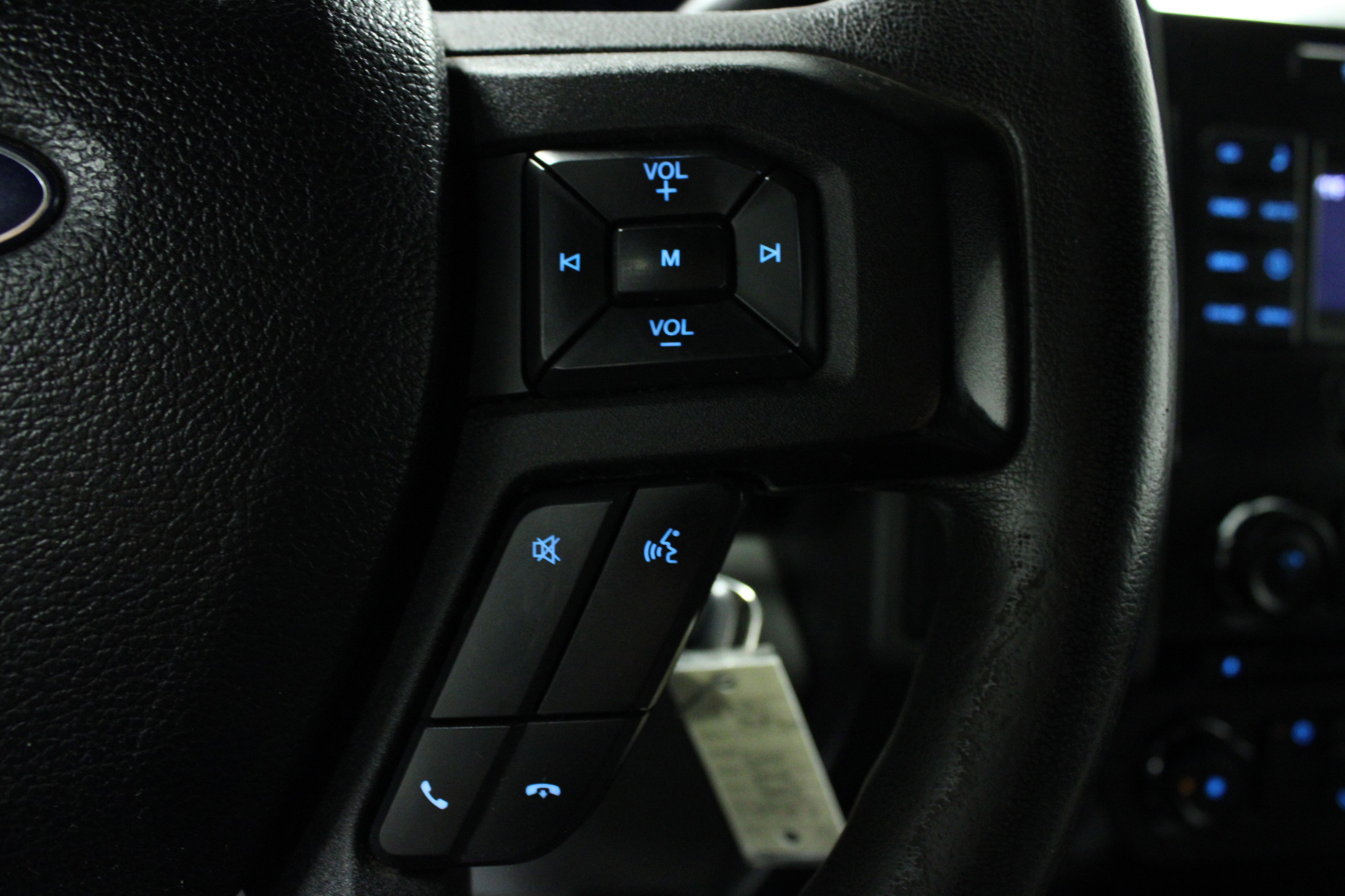 Used 2015 Ford F150 XLT AWD/4WD image 19
