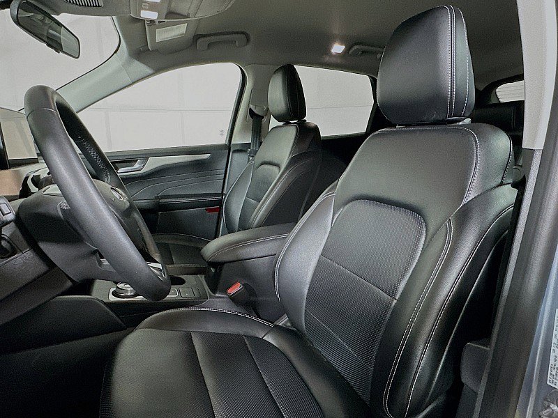 Used 2022 Ford Escape SEL image 11