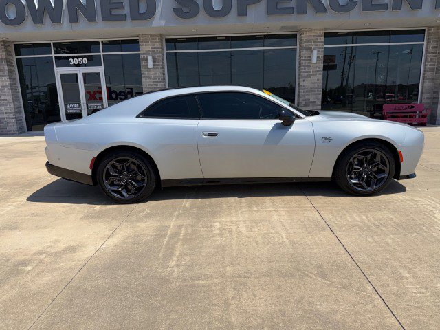Used 2025 Dodge Charger R/T w/ Quick Order Package 25M R/T image 9