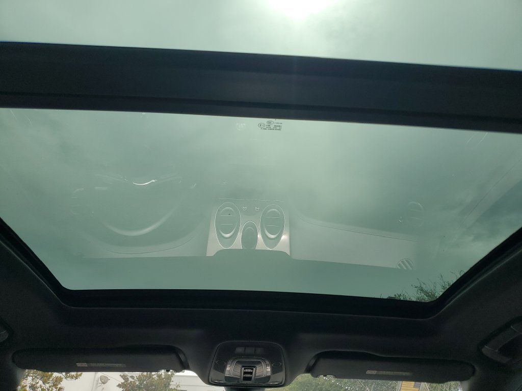 Used 2018 Bentley Bentayga AWD/4WD image 14