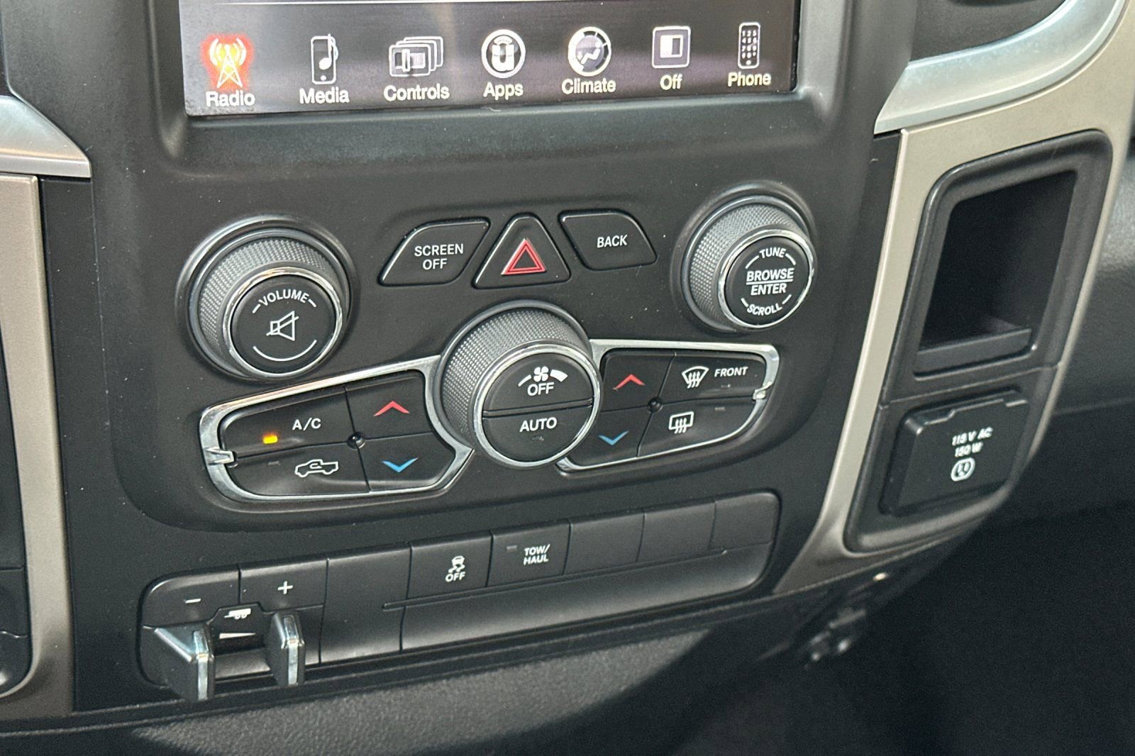 Used 2017 RAM 1500 Classic SLT w/ Protection Group image 19