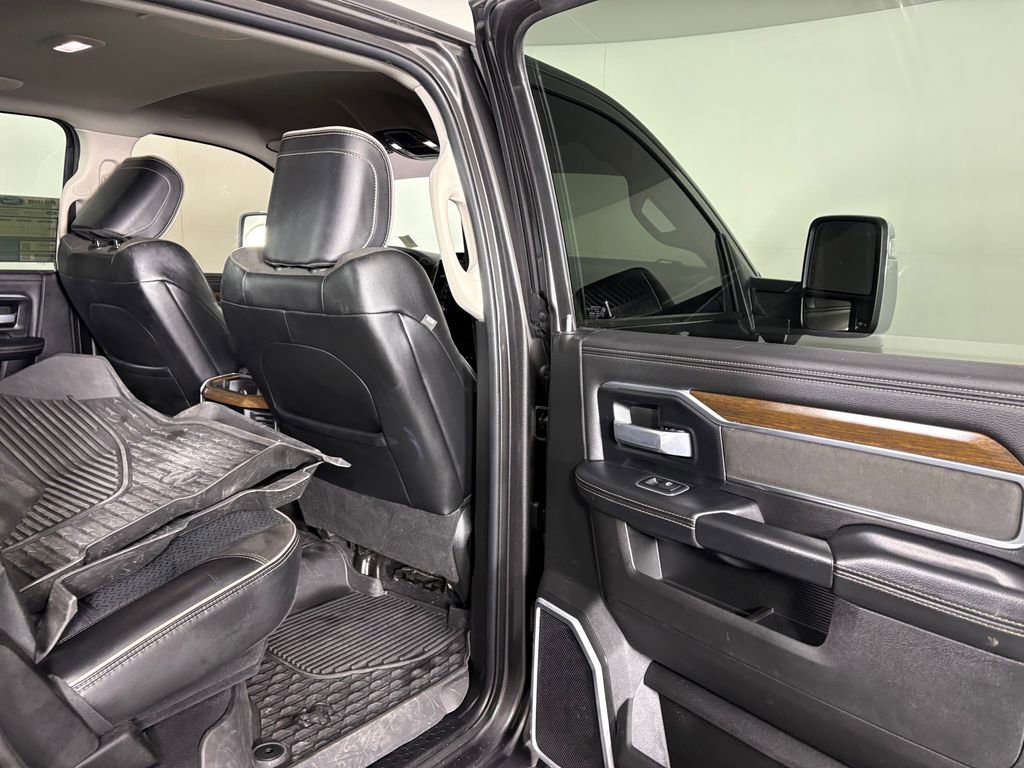 Used 2024 RAM 3500 Laramie w/ Towing Technology Group image 32
