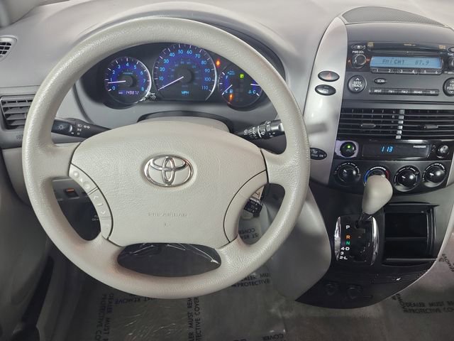 Used 2007 Toyota Sienna LE image 25