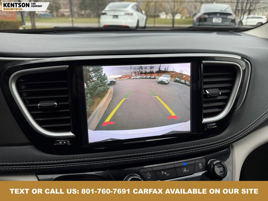 Used 2024 Chrysler Pacifica Touring-L image 26