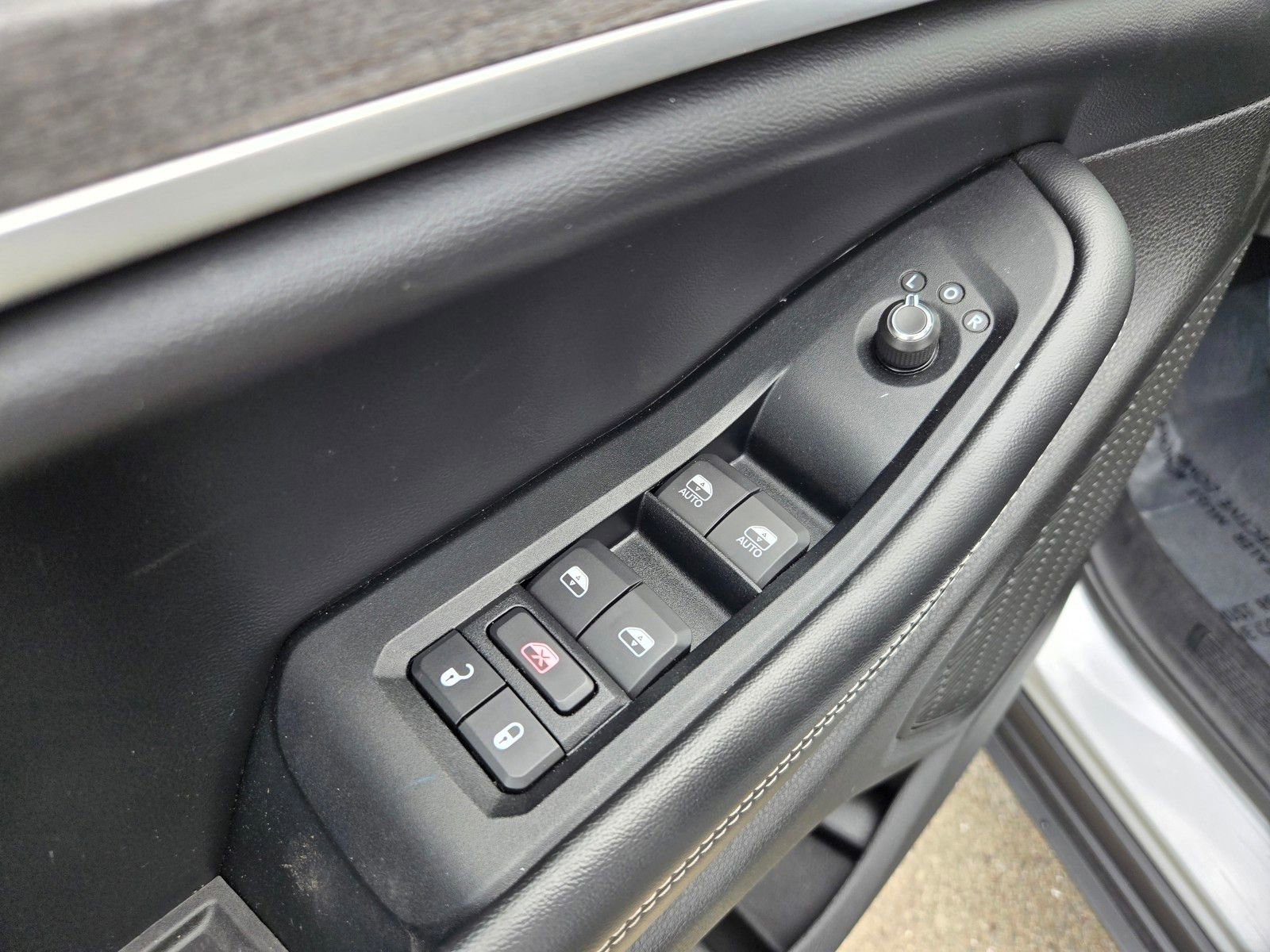 Used 2024 Jeep Grand Cherokee Limited AWD/4WD image 15