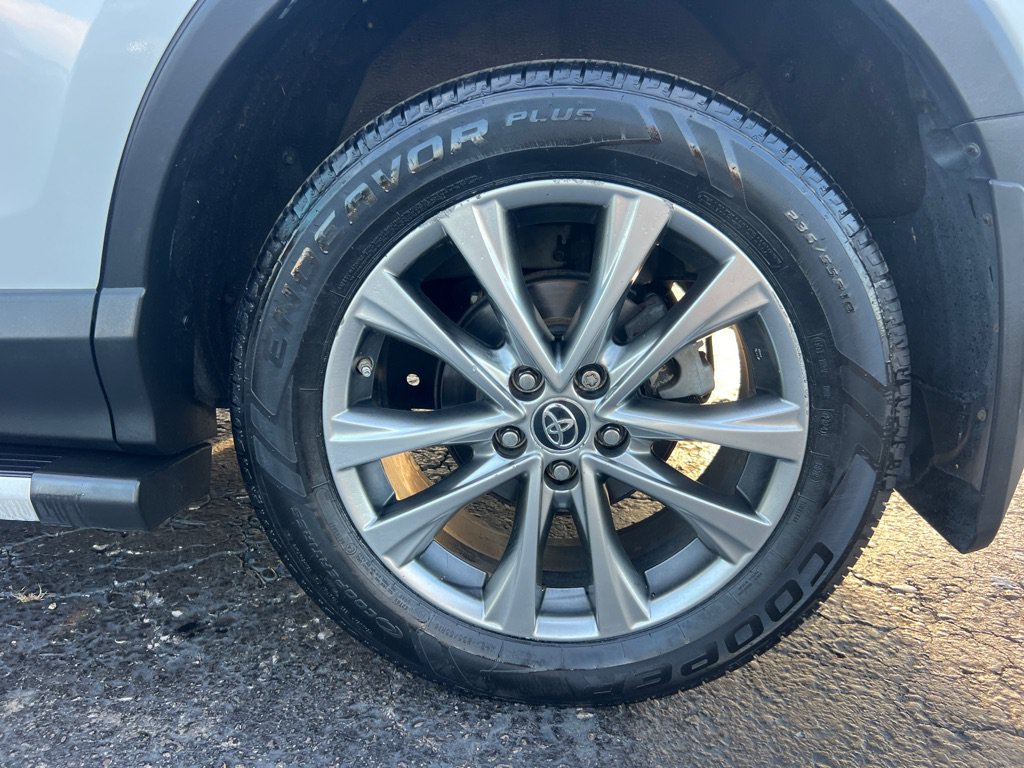 Used 2017 Toyota RAV4 Limited AWD/4WD image 44