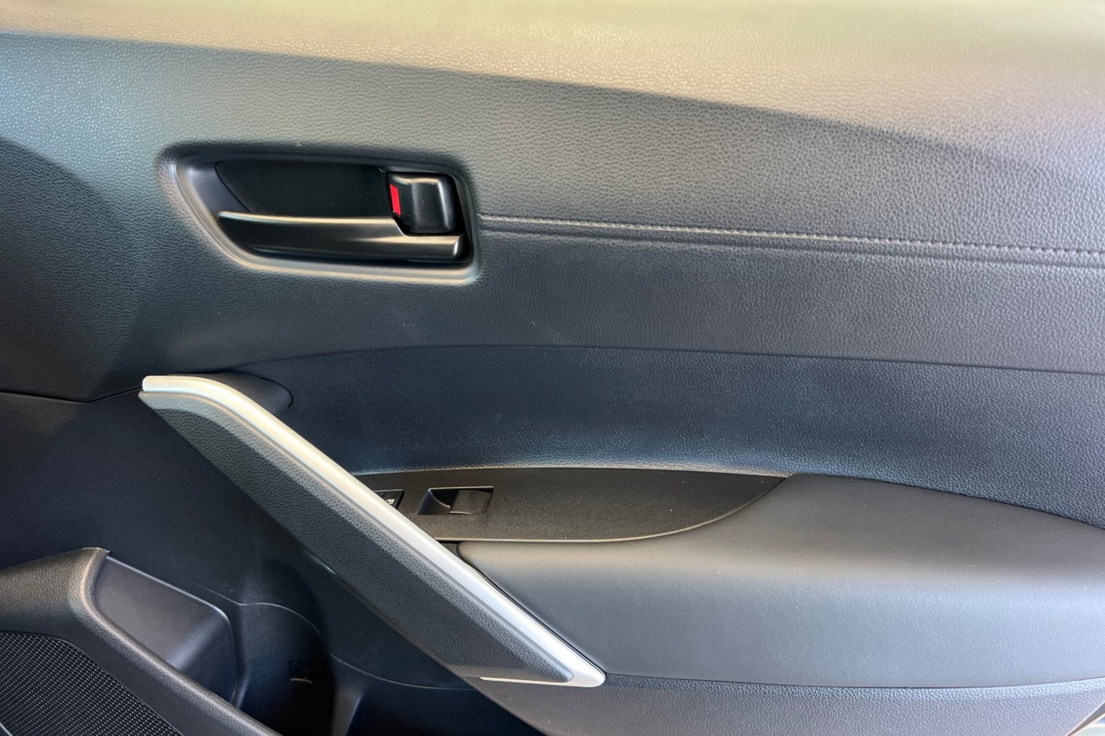 New 2026 Toyota Corolla Cross LE w/ Moonroof Package FWD image 18