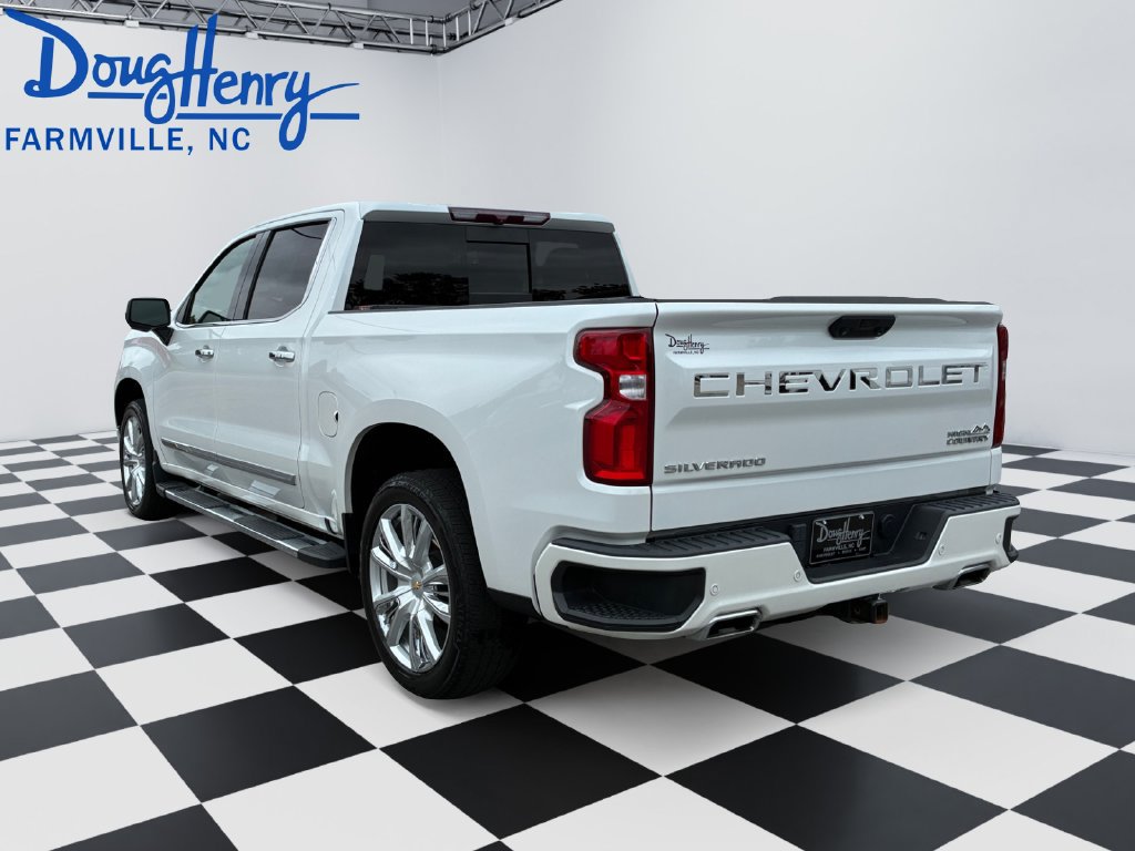 Used 2022 Chevrolet Silverado 1500 High Country w/ High Country Premium Package AWD/4WD image 3