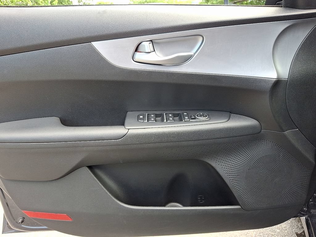 Used 2023 Kia Forte LXS FWD image 12