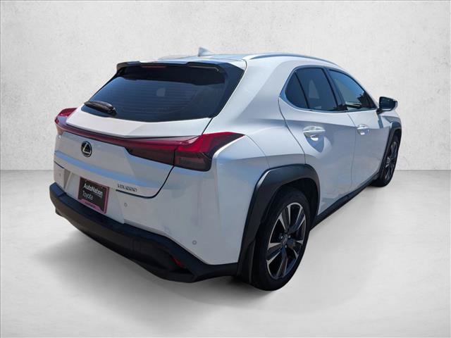 Used 2022 Lexus UX 200 w/ Accessory Package (Z2) FWD image 5