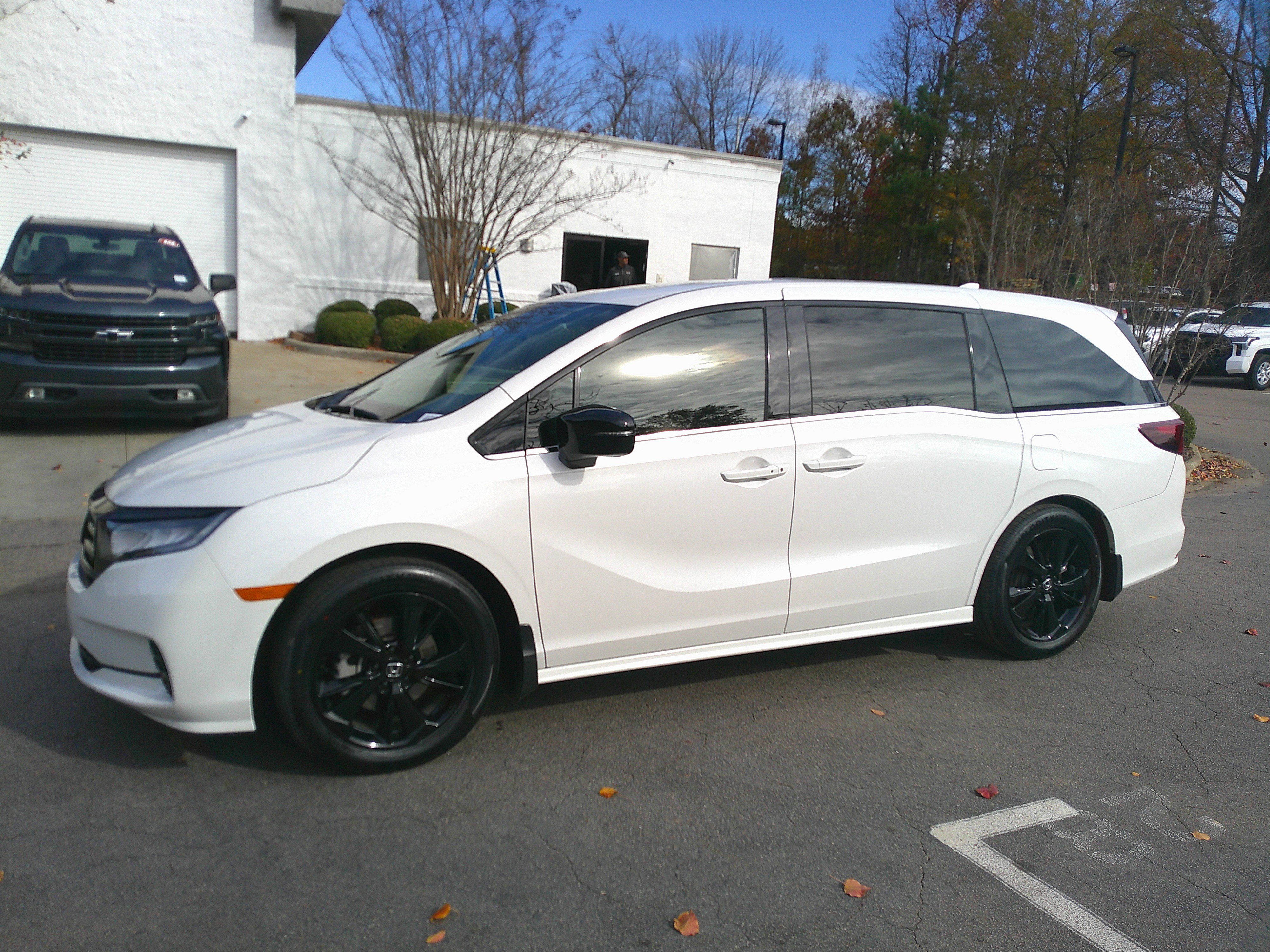 Used 2023 Honda Odyssey Sport image 8