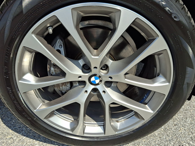 Certified 2024 BMW X5 xDrive40i w/ Premium Package AWD/4WD image 8