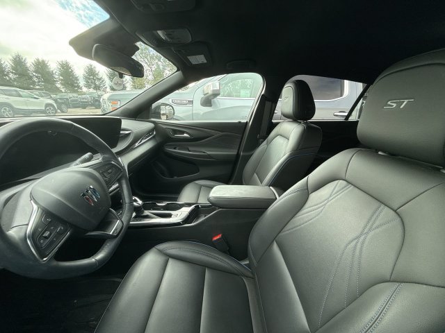 Used 2024 Buick Envista Sport Touring w/ Convenience I Package FWD image 7