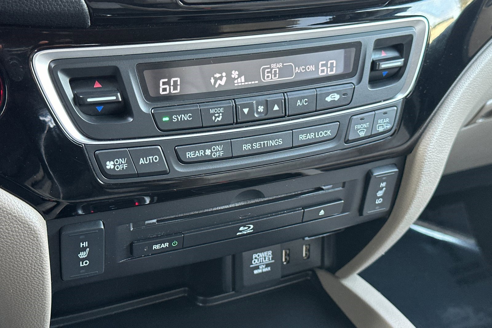 Used 2017 Honda Pilot Touring image 22