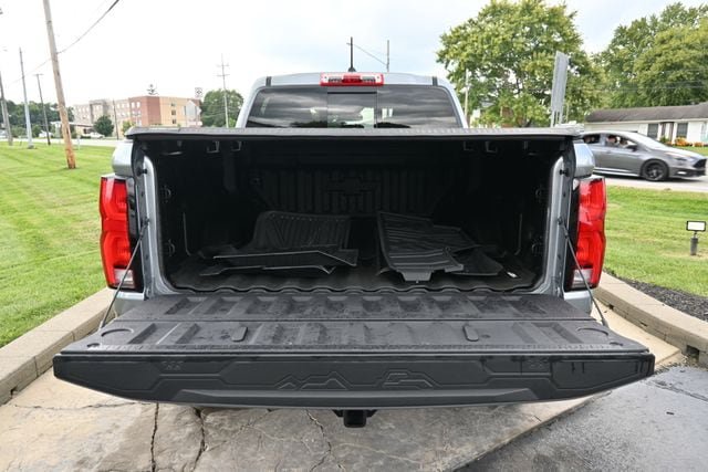 Used 2025 Chevrolet Colorado ZR2 w/ Technology Package AWD/4WD image 22