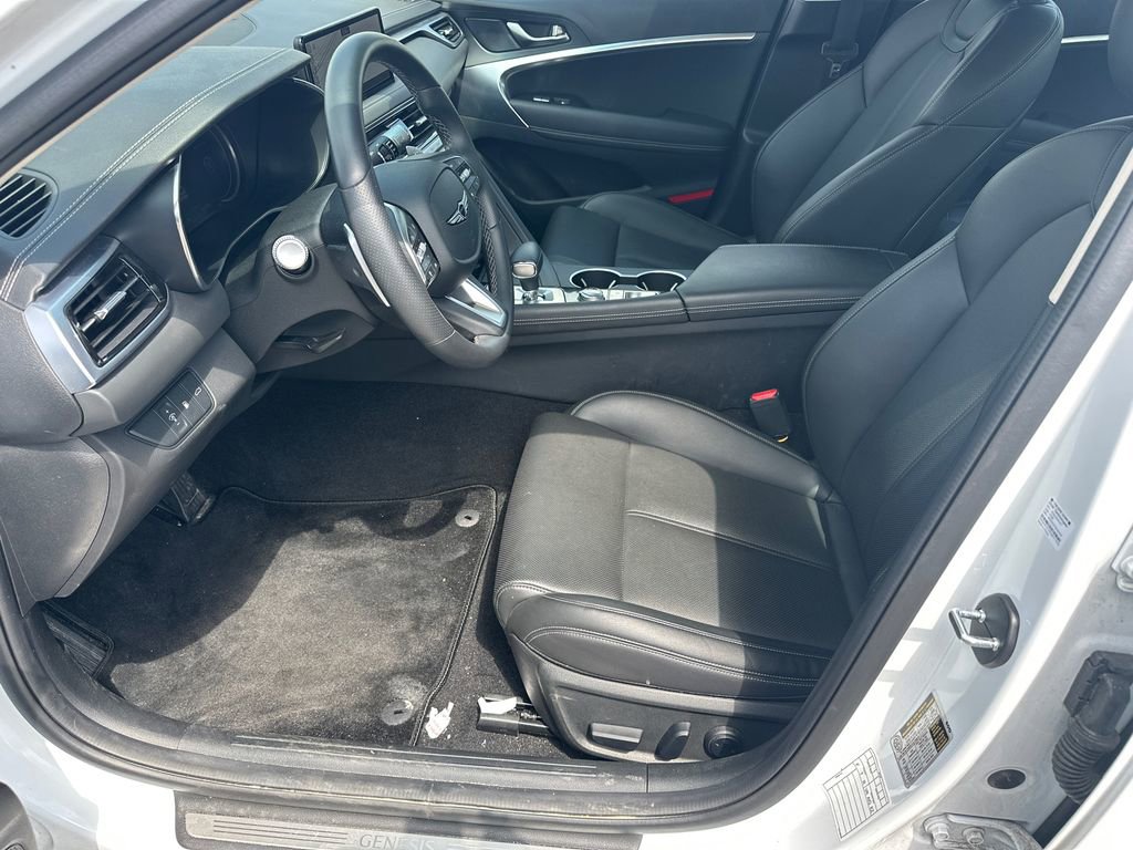 Used 2025 Genesis G70 2.5T image 9