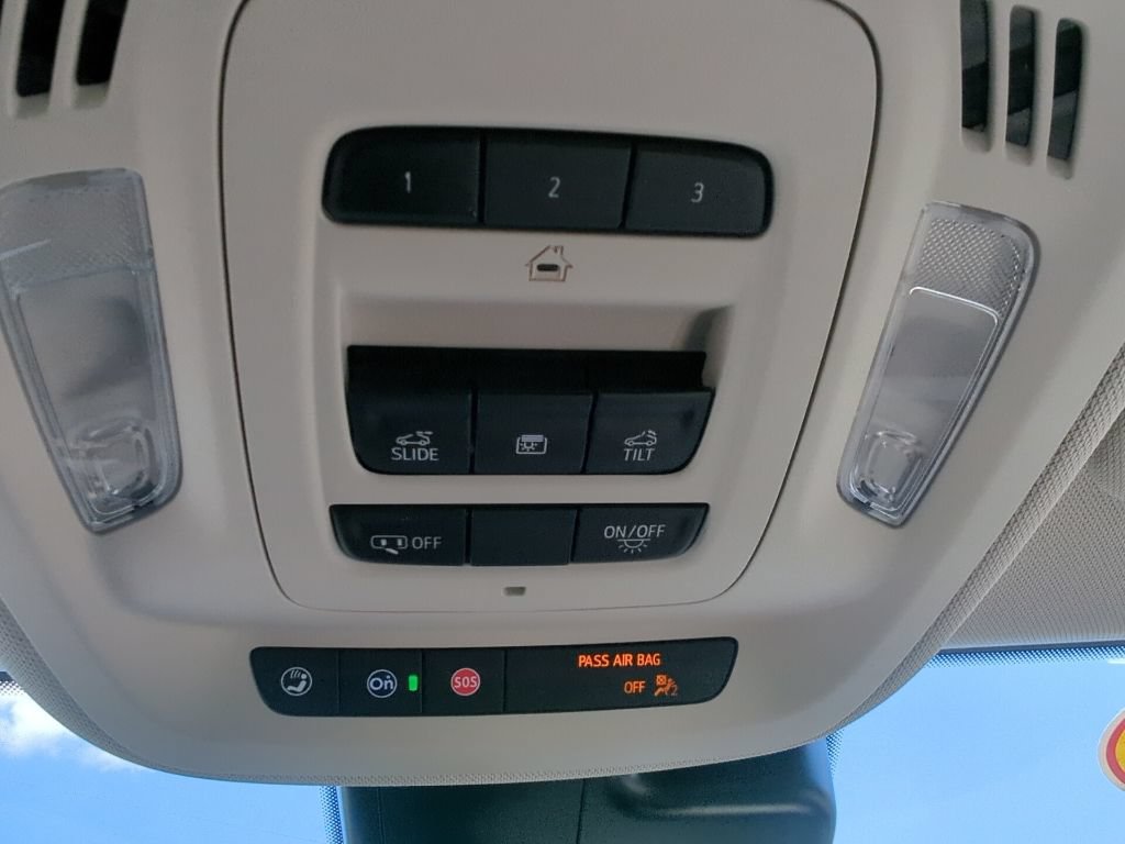 Used 2023 Buick Envision Avenir AWD/4WD image 19
