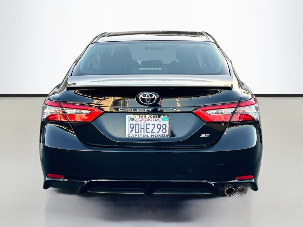 Used 2018 Toyota Camry SE FWD image 6