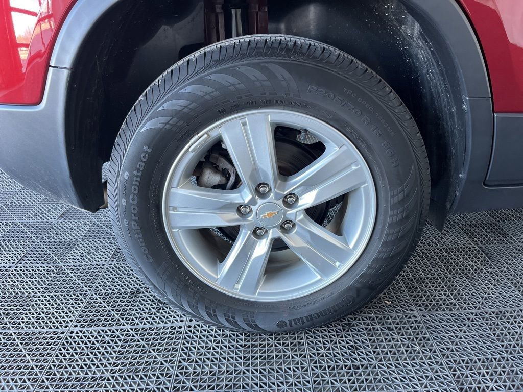 Used 2022 Chevrolet Trax LT w/ LT Convenience Package image 23