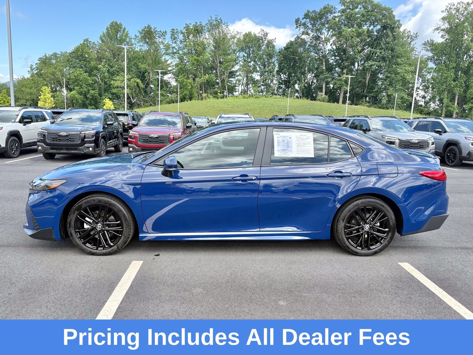 Used 2025 Toyota Camry SE FWD image 8