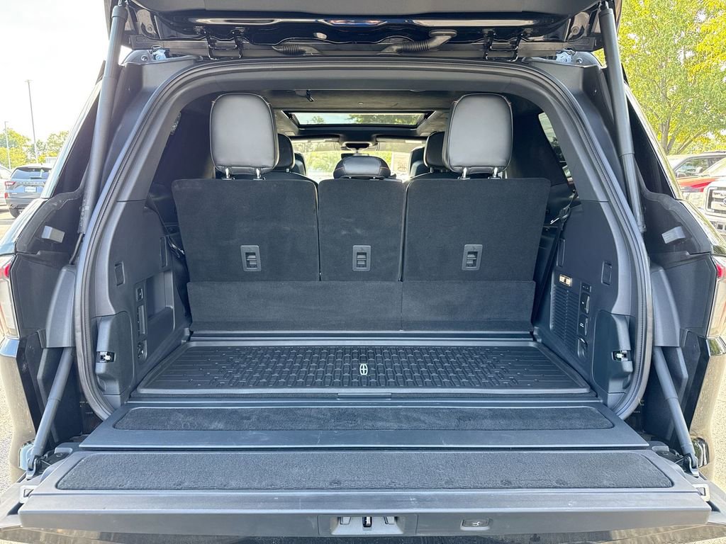 Used 2025 Lincoln Navigator Black Label AWD/4WD image 25